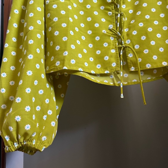 Levi’s Blouse - Picture 3 of 4